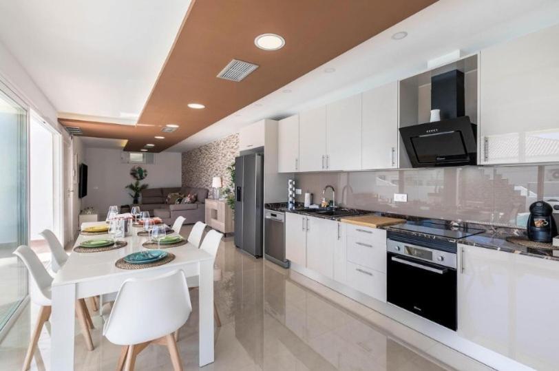 Fantastica Villa Cusmano Con Piscina Privada 阿德耶 外观 照片